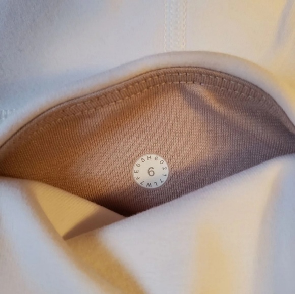 Lululemon Wunder Under Short - Picture 4 of 4